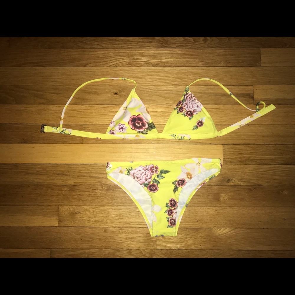 Floral bikini set